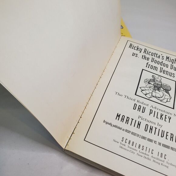 Lot of 3 Ricky Ricotta's Mighty Robot Books (1-3) Dav Pilkey & M. Ontiveros READ - Picture 11 of 13